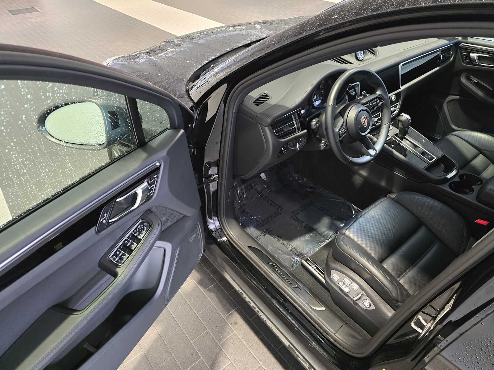 2025 Porsche Macan T