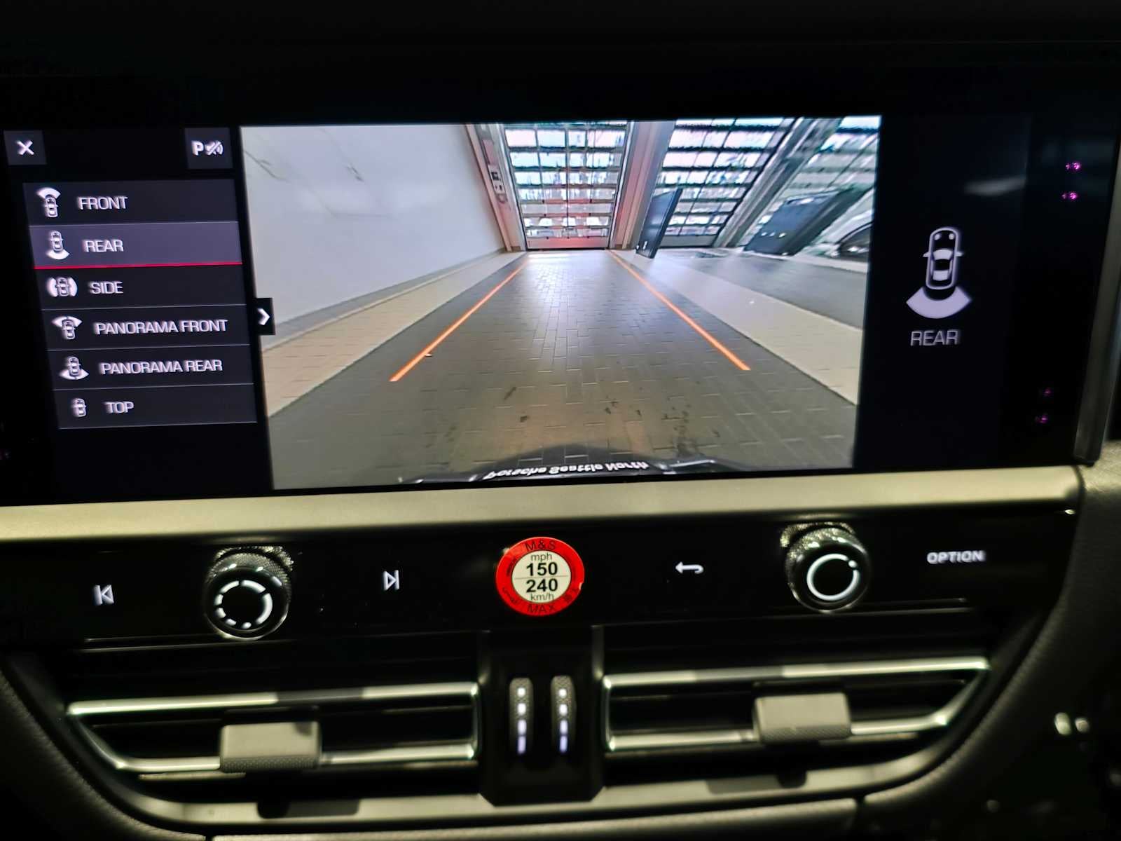 2025 Porsche Macan T