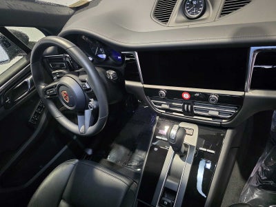 2025 Porsche Macan T