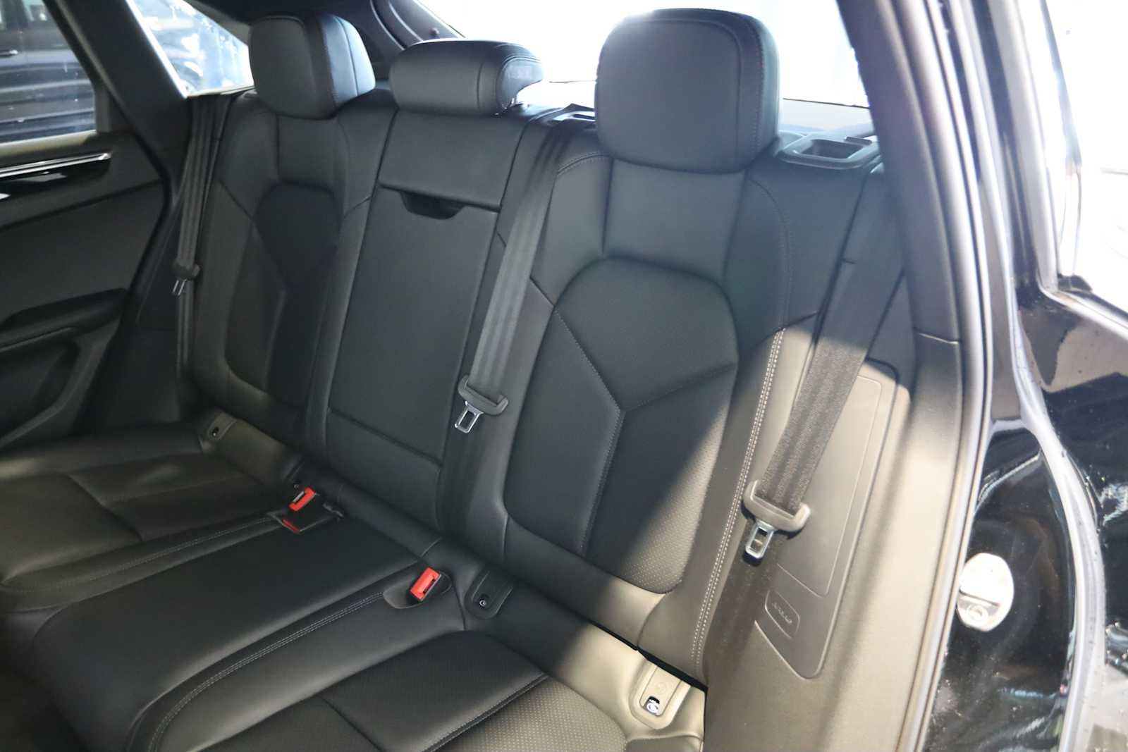 2025 Porsche Macan Macan