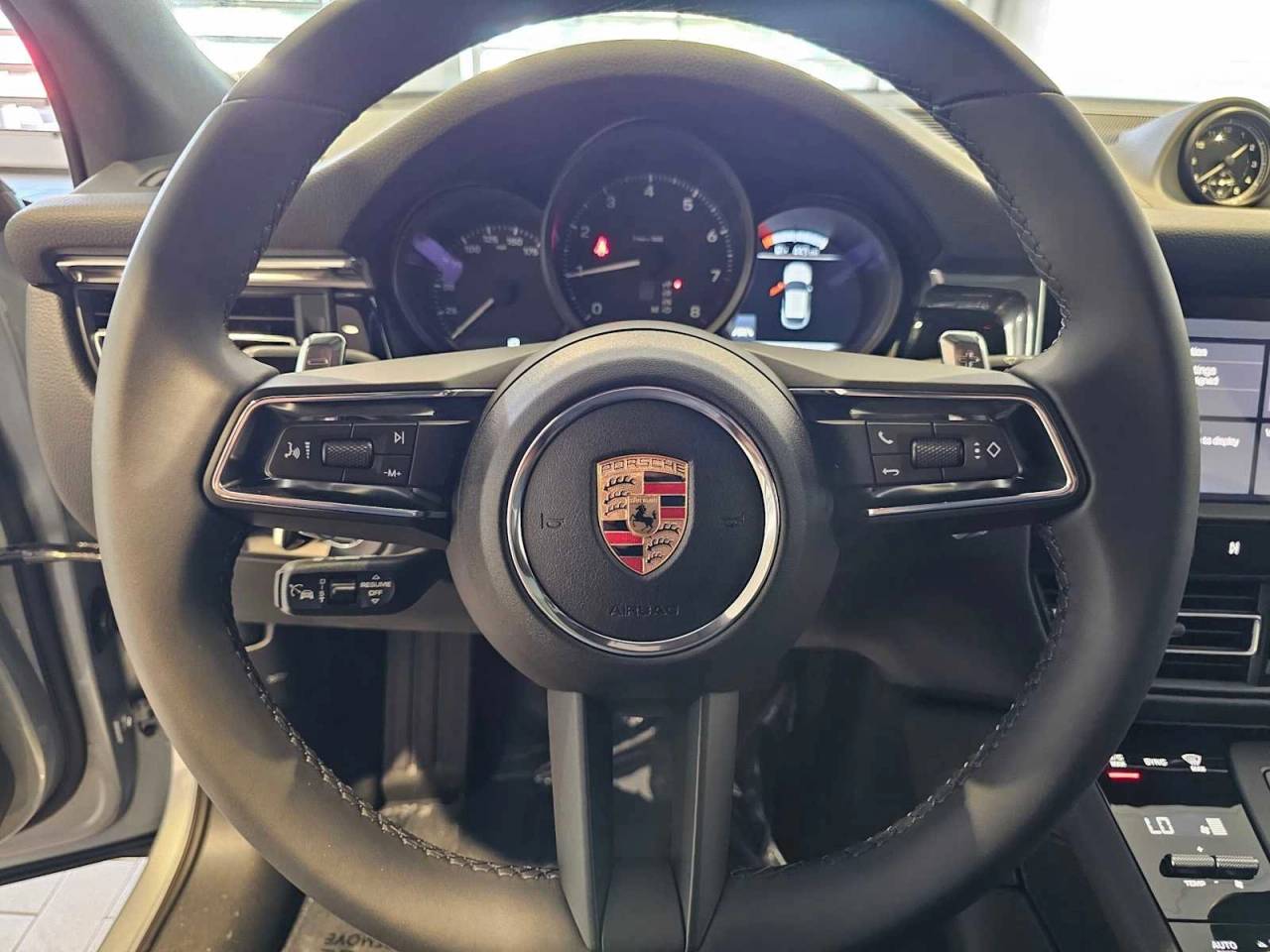 2025 Porsche Macan Base