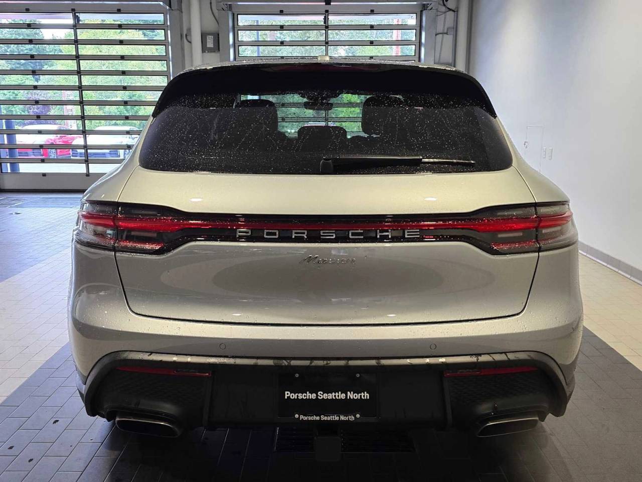 2025 Porsche Macan Base