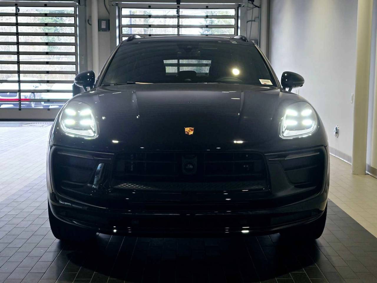 2025 Porsche Macan Base
