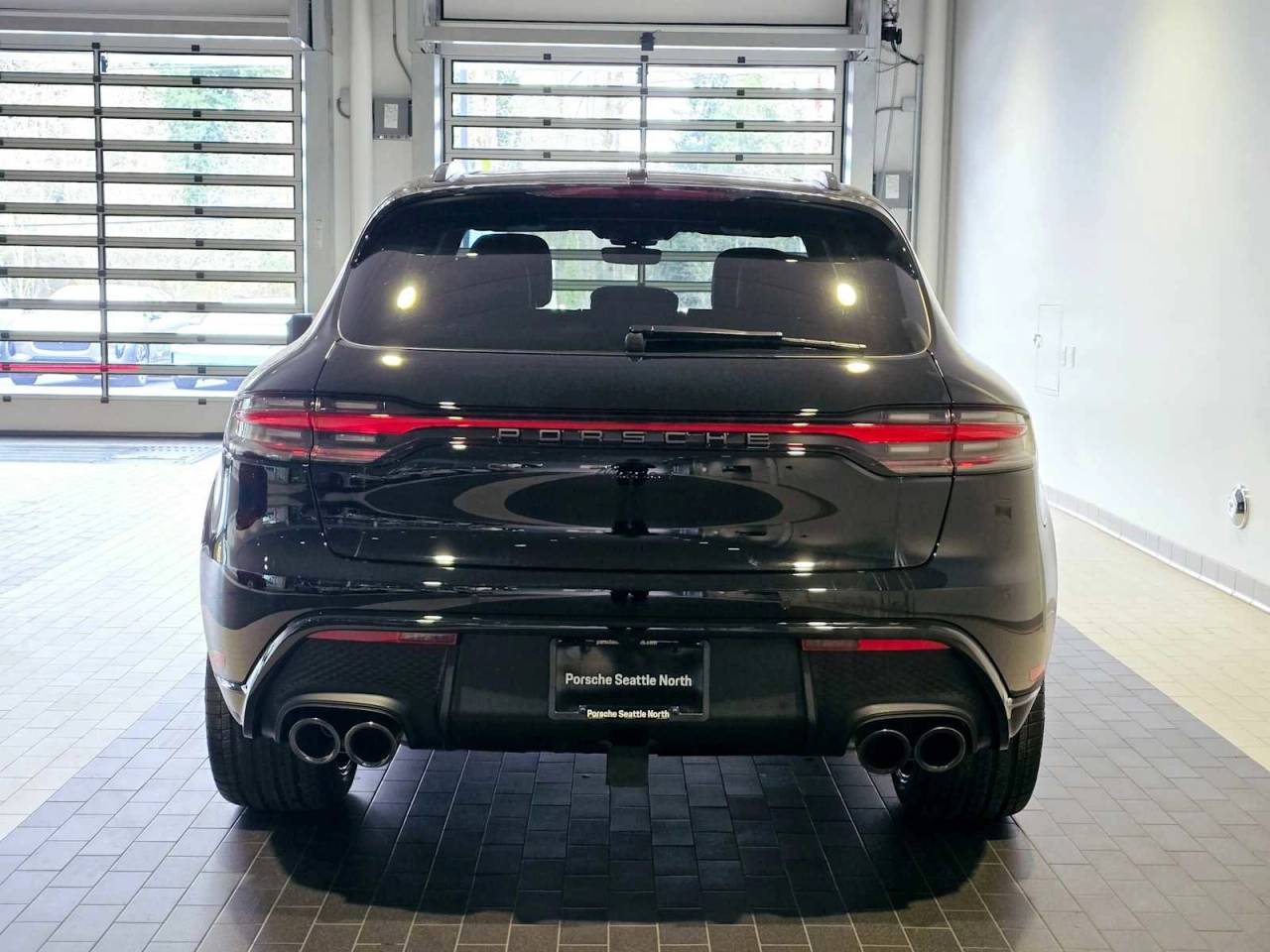 2025 Porsche Macan Base