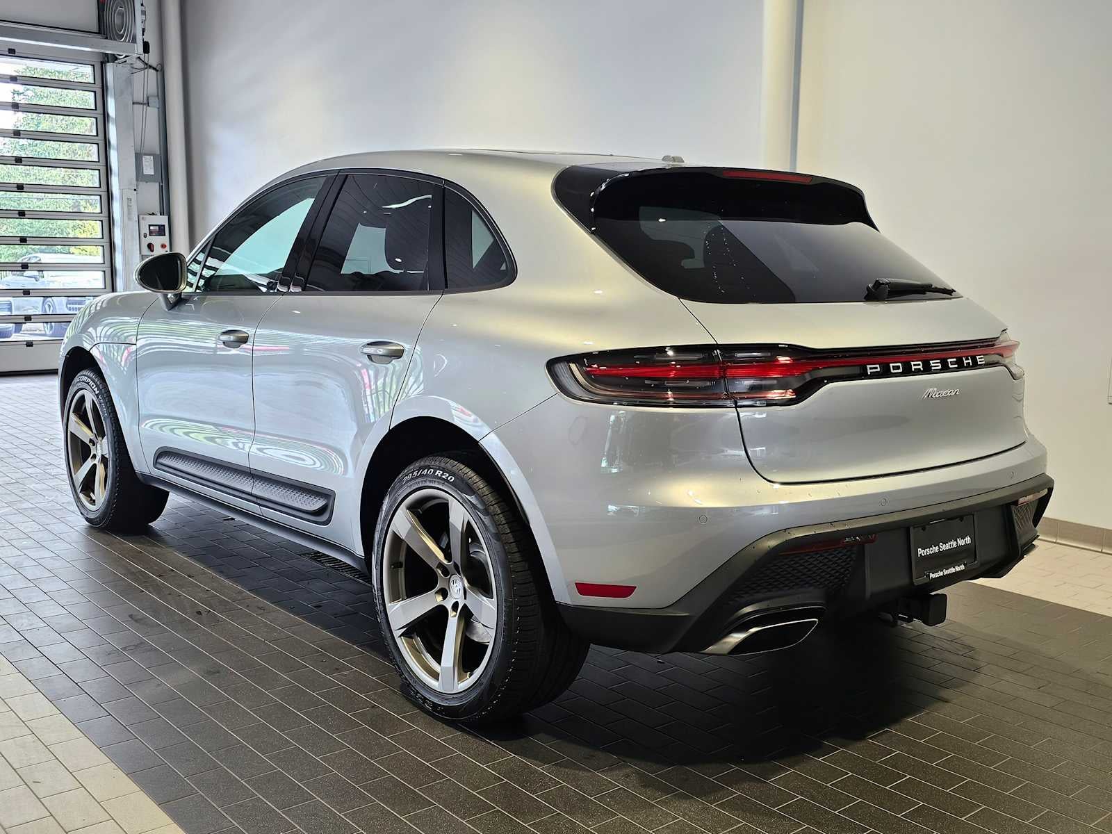 2025 Porsche Macan Base