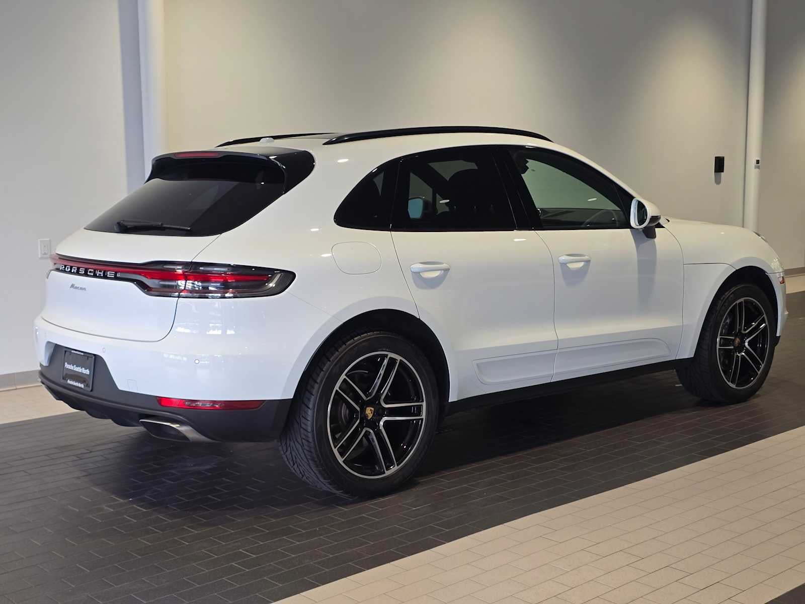 2021 Porsche Macan Base