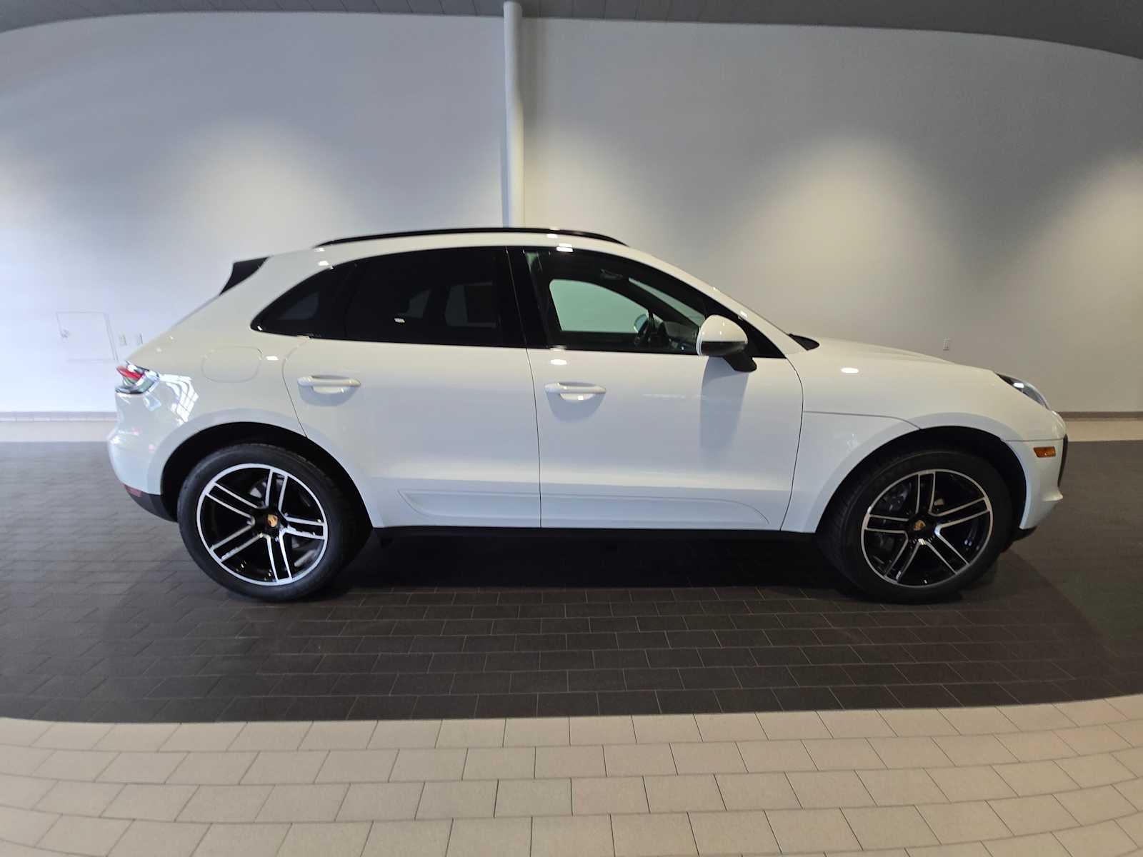 2021 Porsche Macan Base