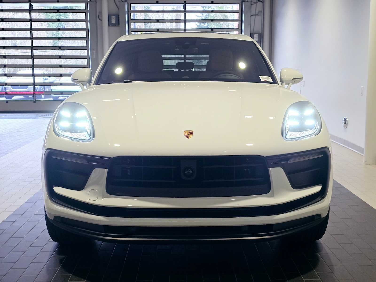 2025 Porsche Macan Base