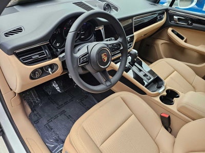 2025 Porsche Macan Base