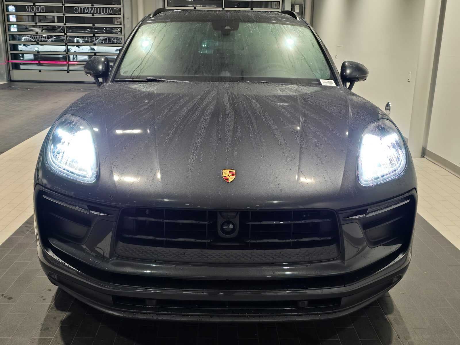 2026 Porsche Macan Base