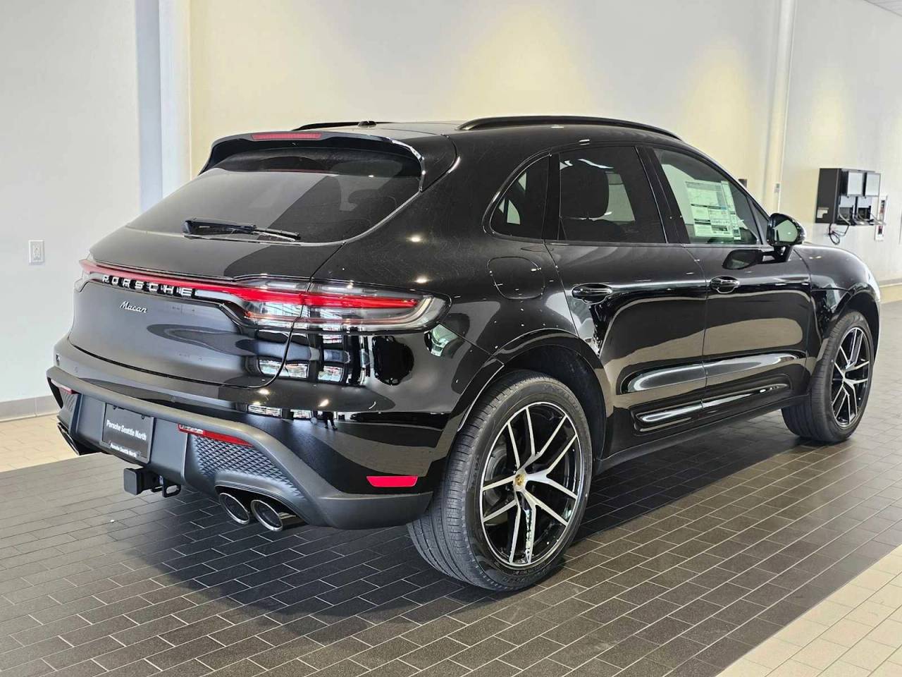 2025 Porsche Macan Base