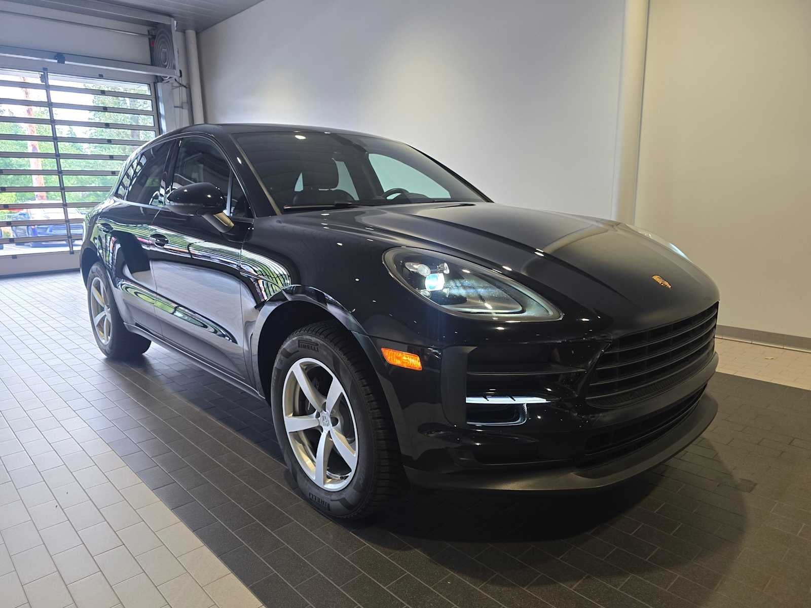 2020 Porsche Macan Macan