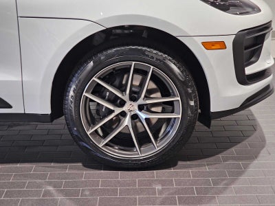 2025 Porsche Macan Base