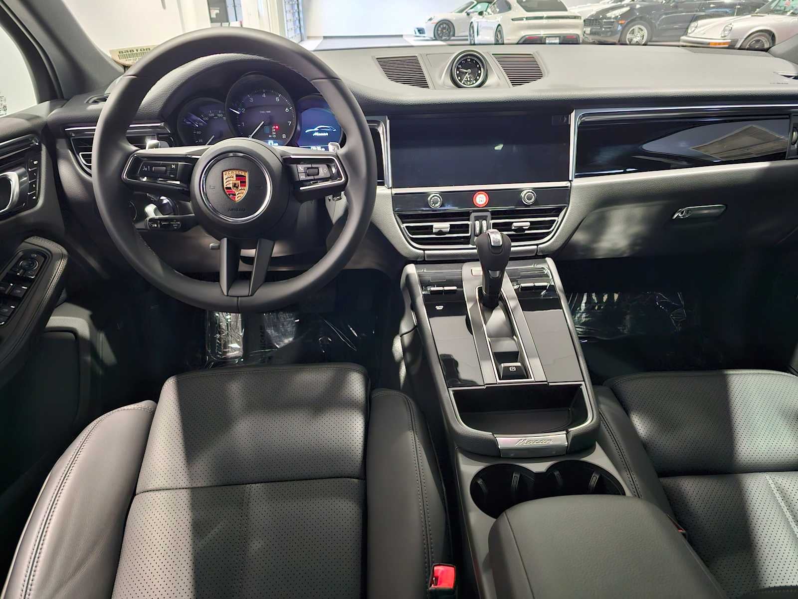 2025 Porsche Macan Base