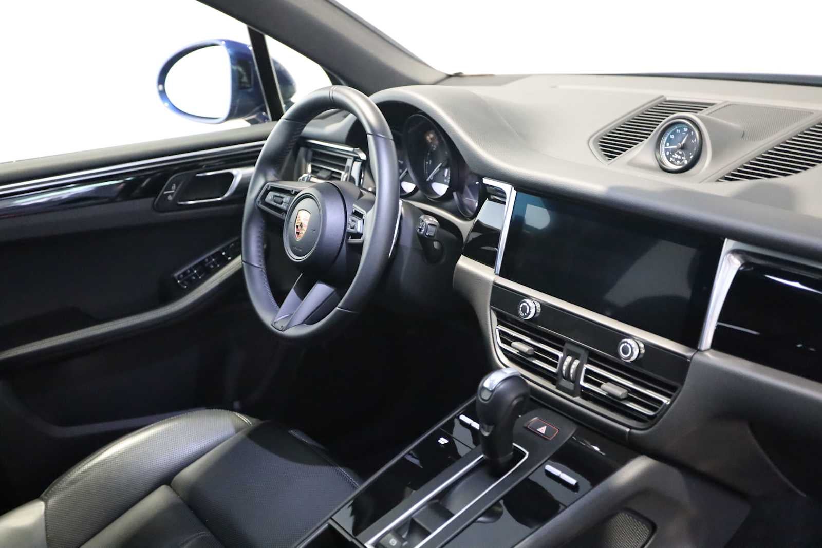 2025 Porsche Macan Macan