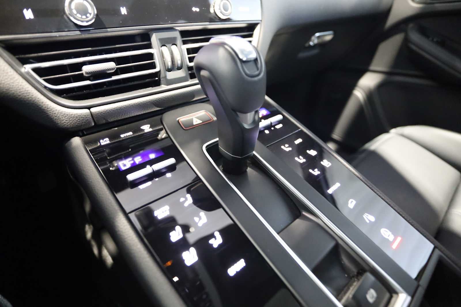 2025 Porsche Macan Macan