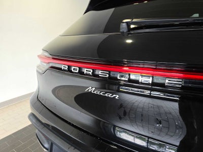 2025 Porsche Macan Base
