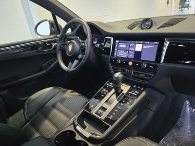 2025 Porsche Macan T