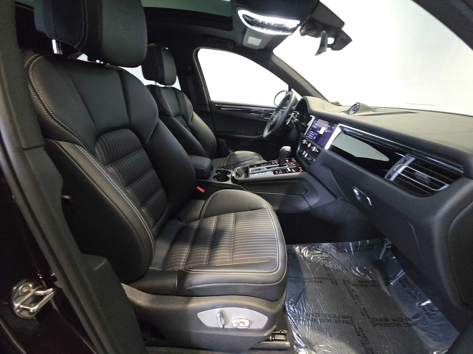 2025 Porsche Macan T