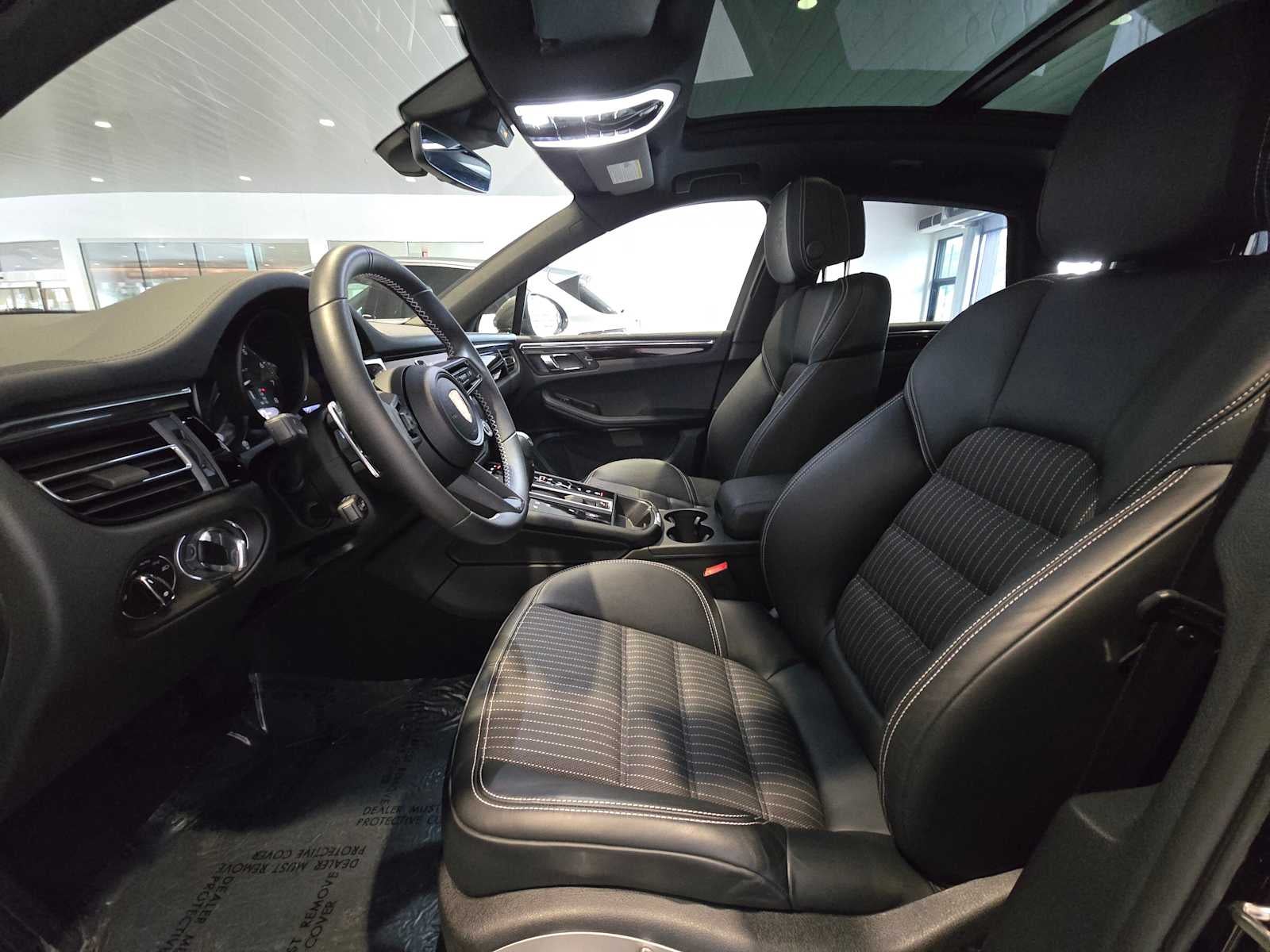 2025 Porsche Macan T