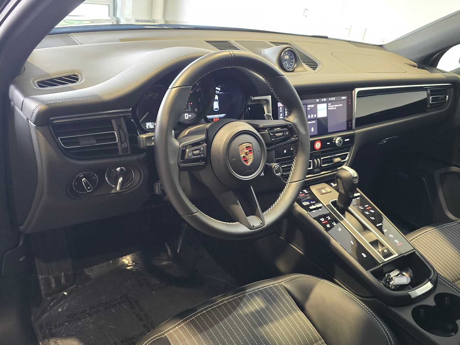 2025 Porsche Macan T