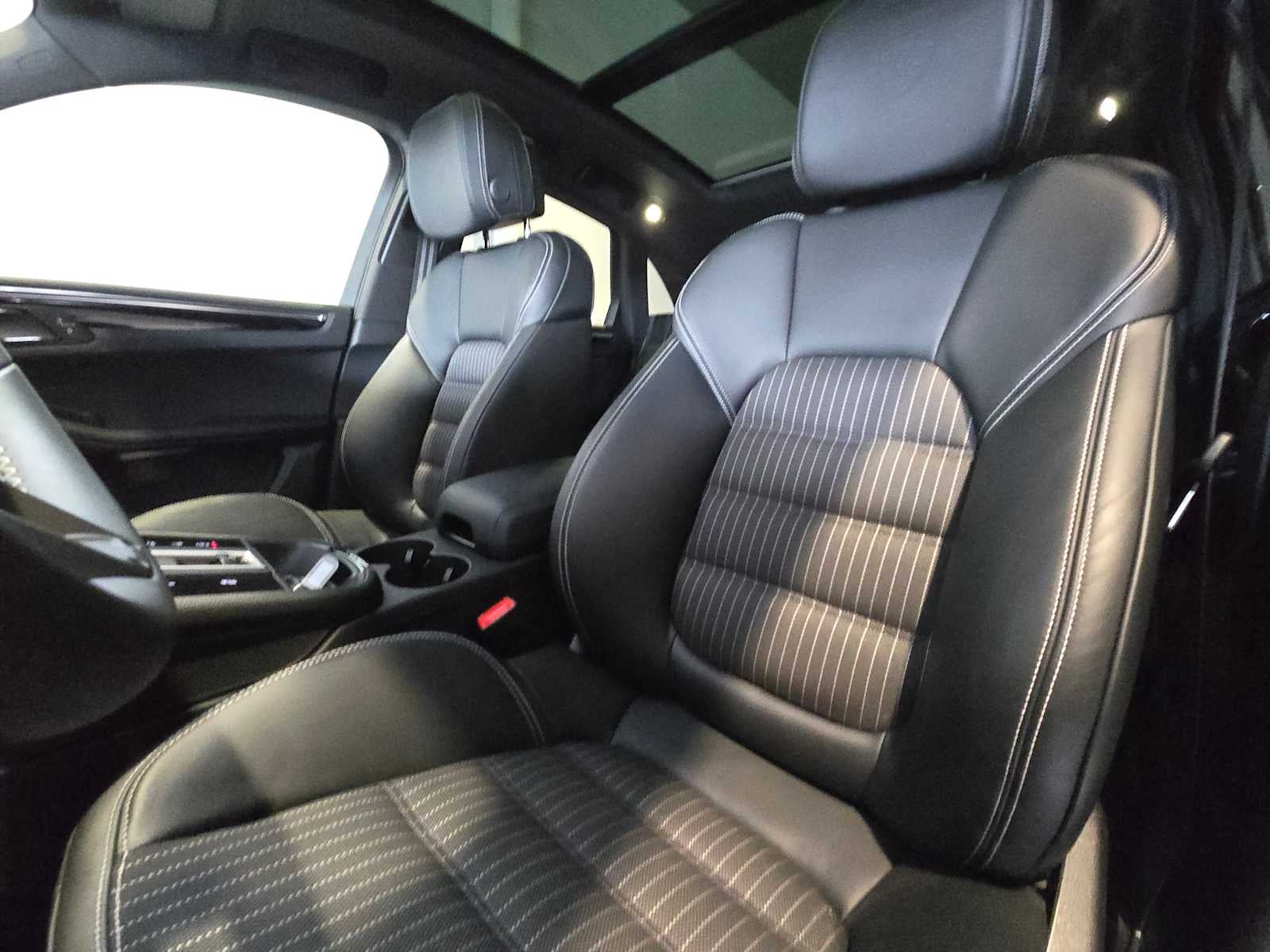 2025 Porsche Macan T