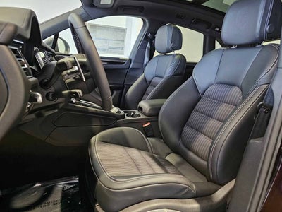 2025 Porsche Macan T