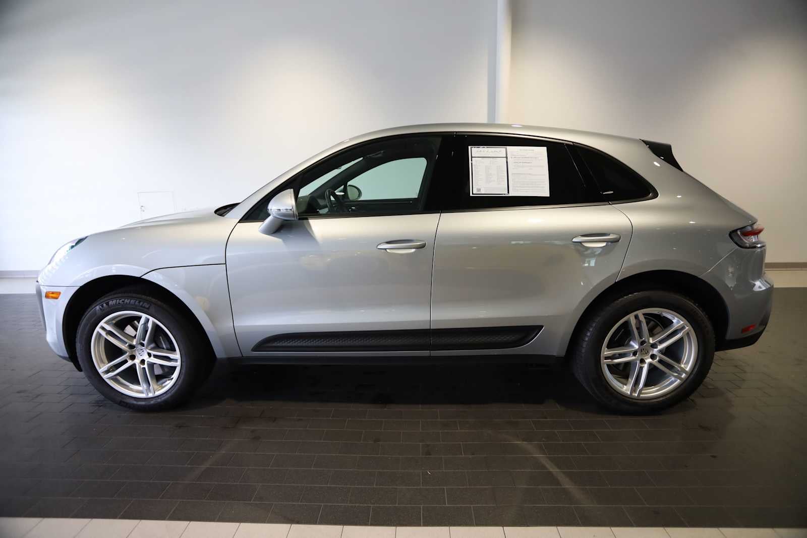 2025 Porsche Macan Macan