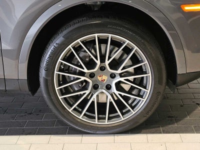 2023 Porsche Cayenne Base