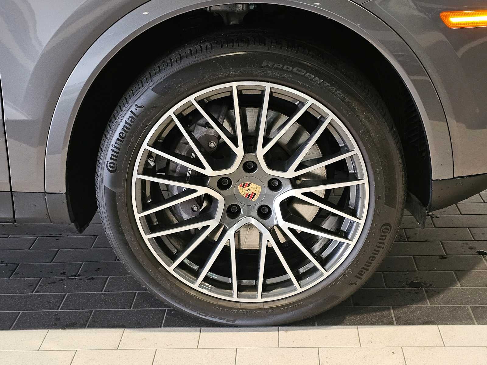 2023 Porsche Cayenne Base