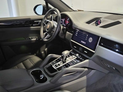 2023 Porsche Cayenne Base