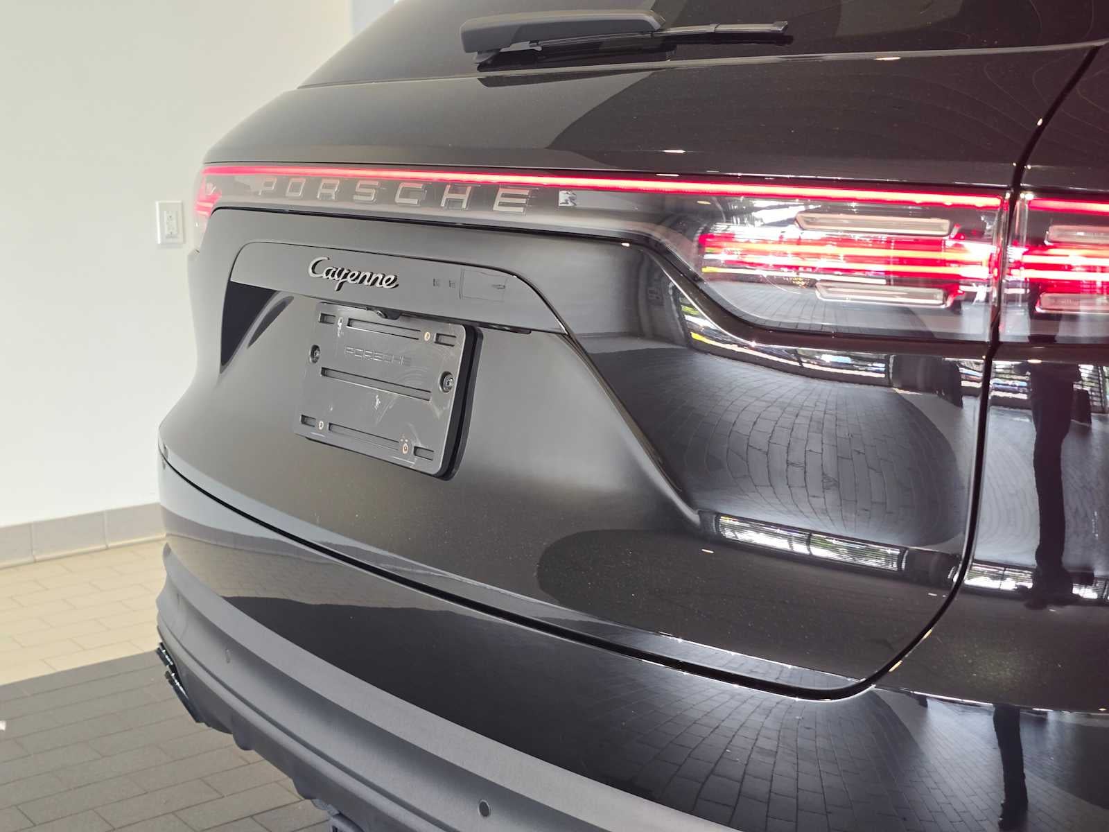 2023 Porsche Cayenne Cayenne Platinum Edition (MY23)