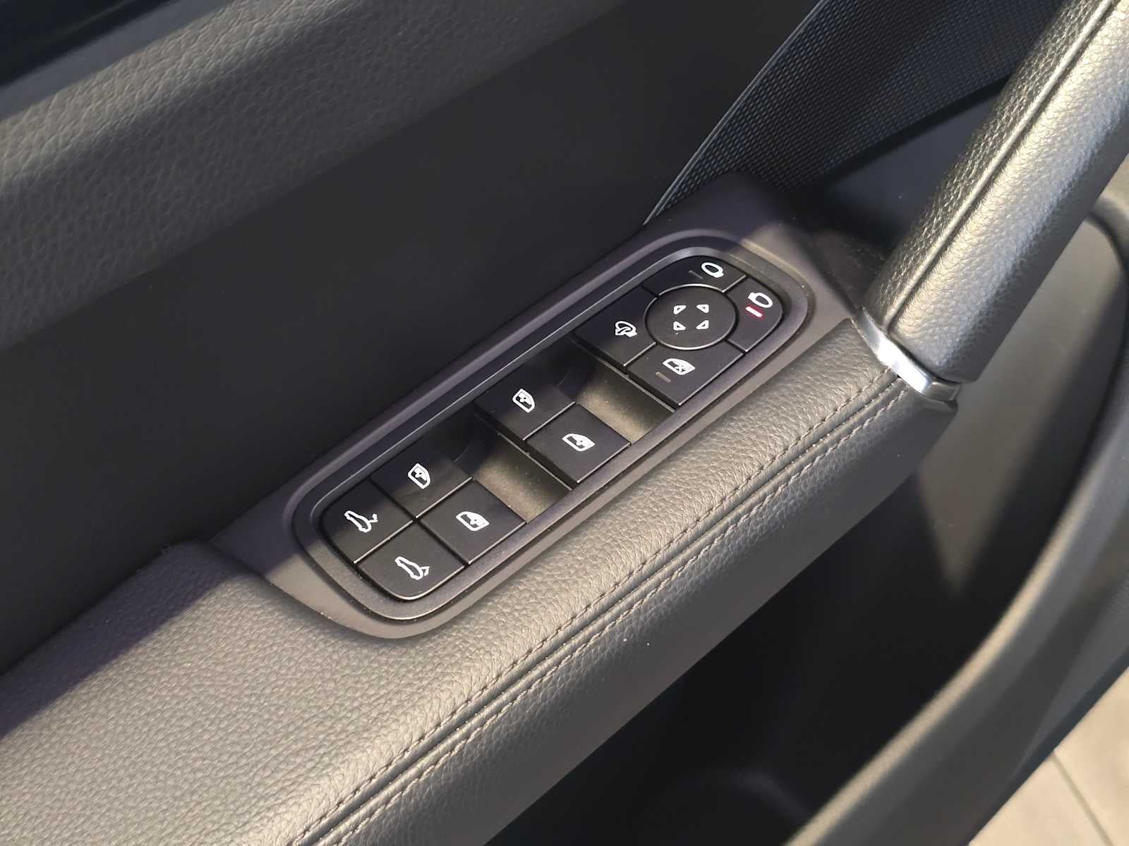 2023 Porsche Cayenne Cayenne Platinum Edition (MY23)