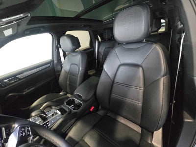 2023 Porsche Cayenne Cayenne Platinum Edition (MY23)