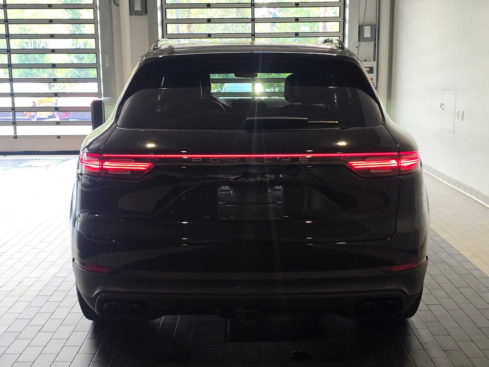 2023 Porsche Cayenne Cayenne Platinum Edition (MY23)