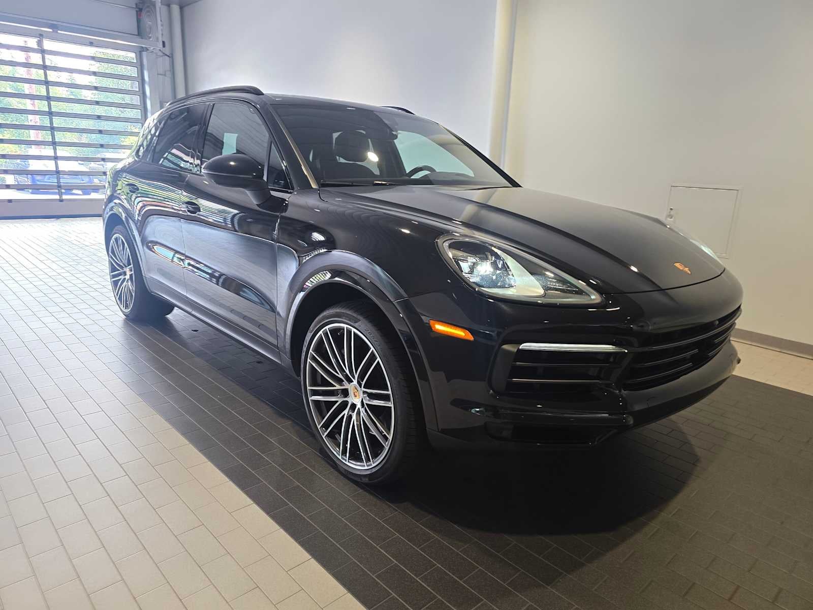 2023 Porsche Cayenne Cayenne Platinum Edition (MY23)