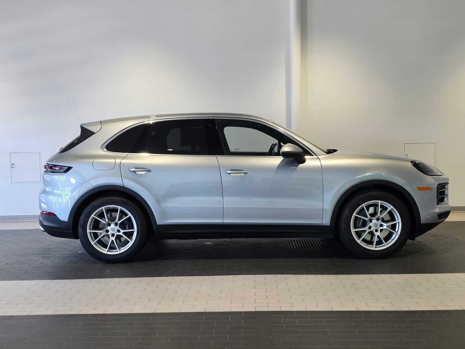 2024 Porsche Cayenne Base