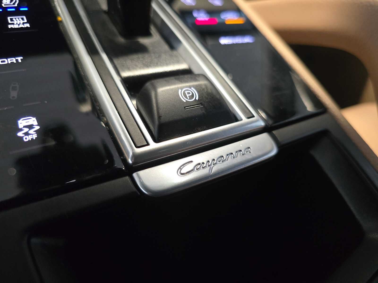 2022 Porsche Cayenne Platinum Edition