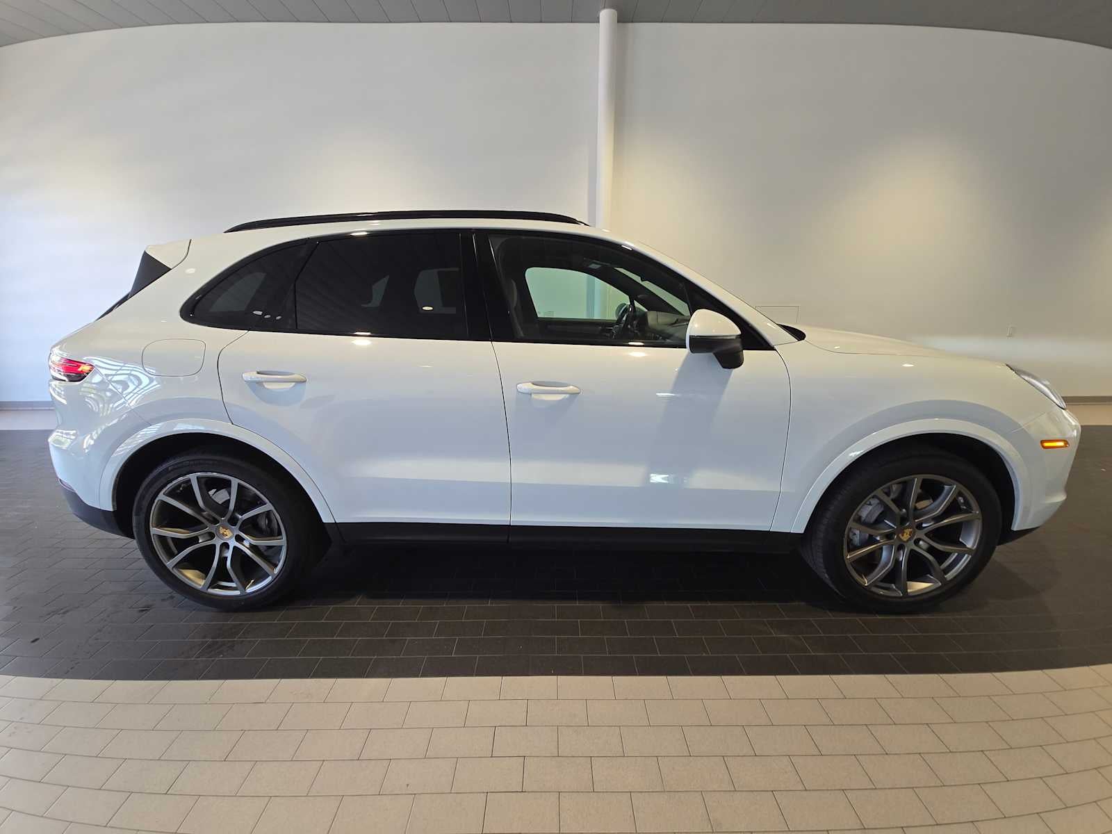 2022 Porsche Cayenne Platinum Edition