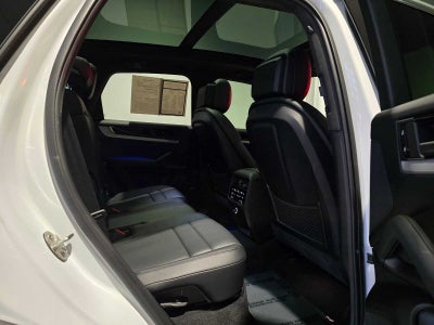 2024 Porsche Cayenne Base