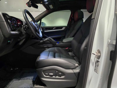 2024 Porsche Cayenne Base