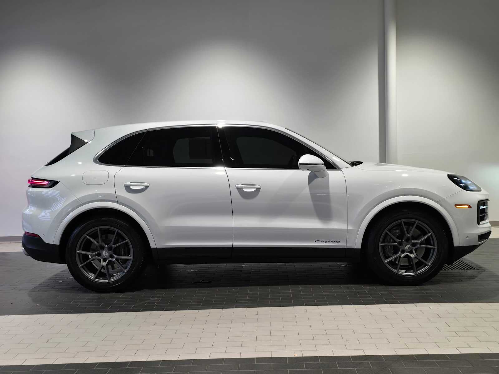 2024 Porsche Cayenne Base