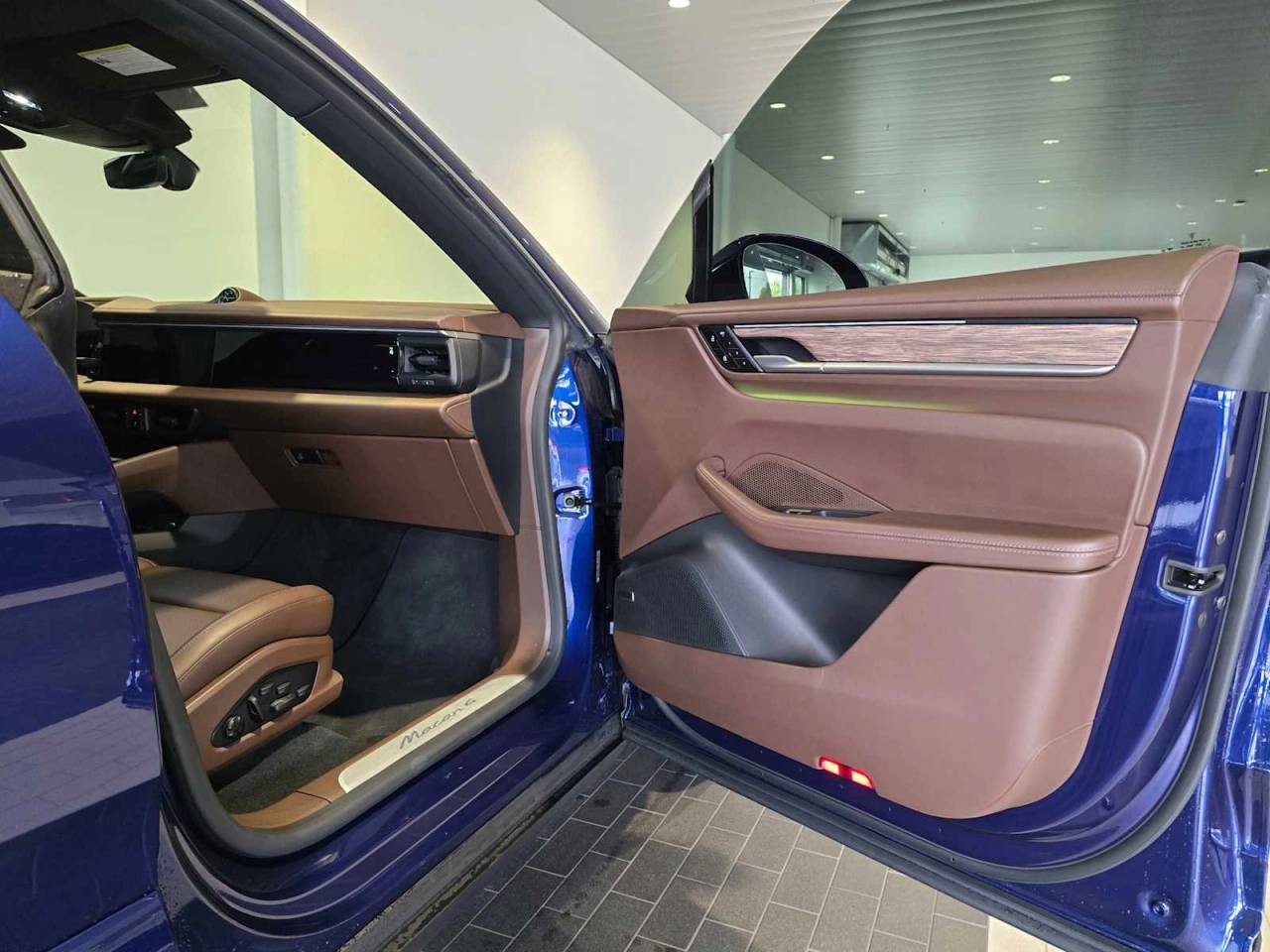 2024 Porsche Macan Electric 4