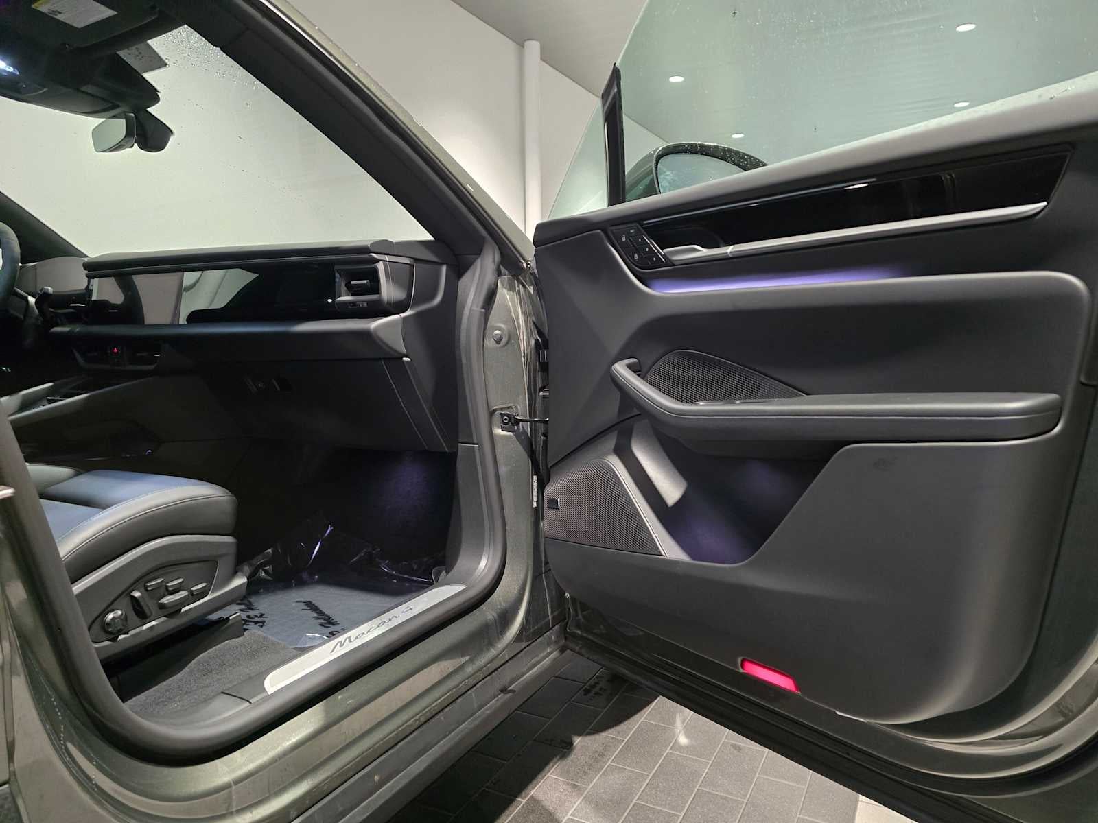 2024 Porsche Macan Electric 4