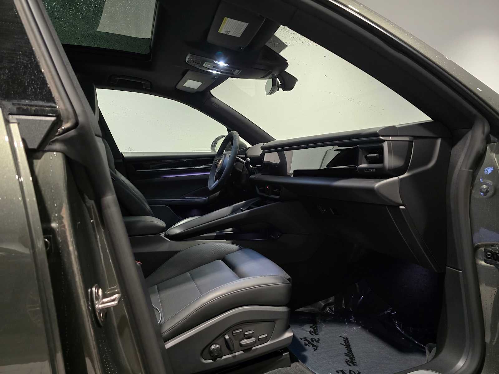 2024 Porsche Macan Electric 4