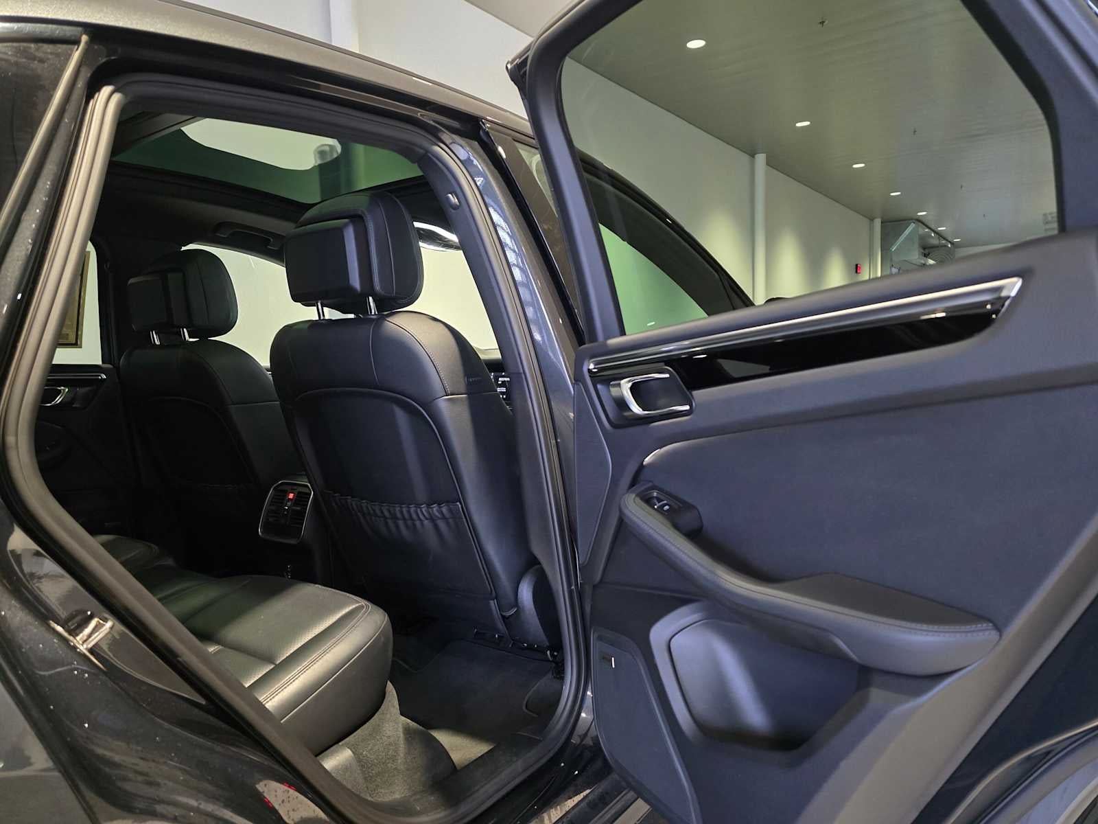 2021 Porsche Macan S