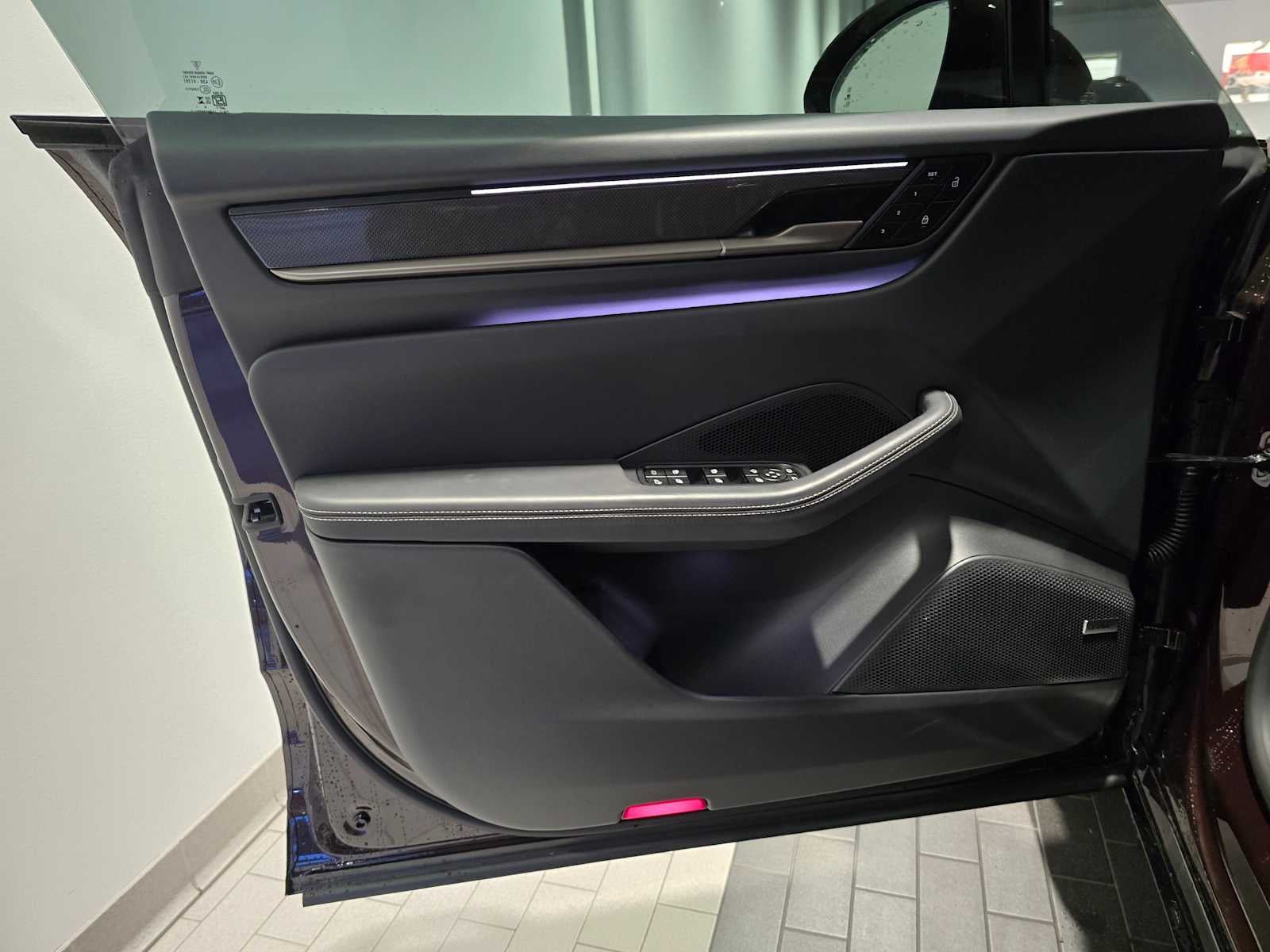 2025 Porsche Macan Electric Turbo