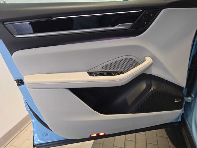 2025 Porsche Macan Macan Electric