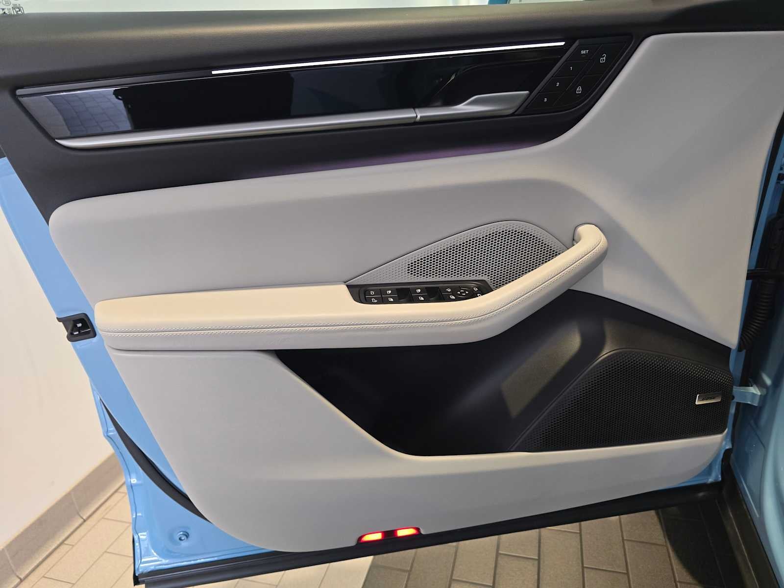 2025 Porsche Macan Macan Electric
