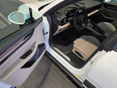2025 Porsche Macan Electric